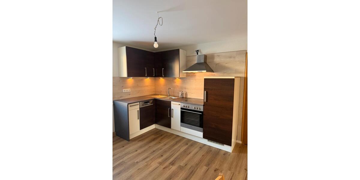 Sonnige 2-Zimmerwohnung zentral gelegen Einbauküche Teilmöbliert 2 zimmer