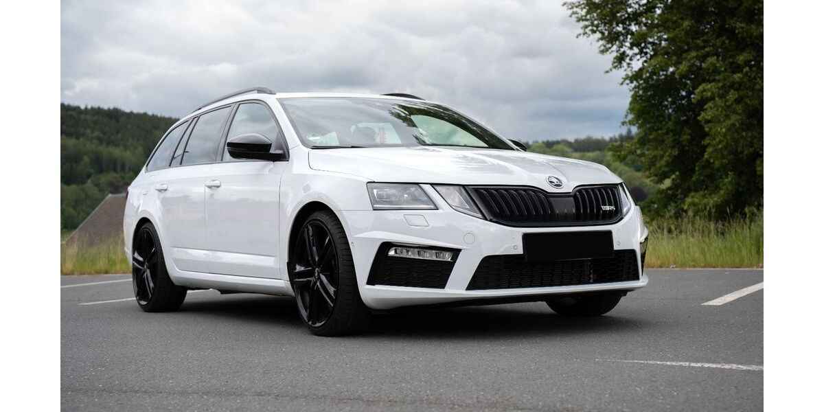 Skoda Octavia 90.000 km 23.999 &euro; Klingenthal 08248