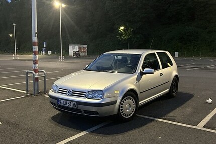 VW Golf 4 90.000 km 5.500 &euro; Wuppertal 42275