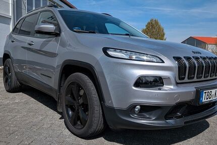 Jeep Cherokee 139.800 km 13.290 &euro; Wertheim 97877