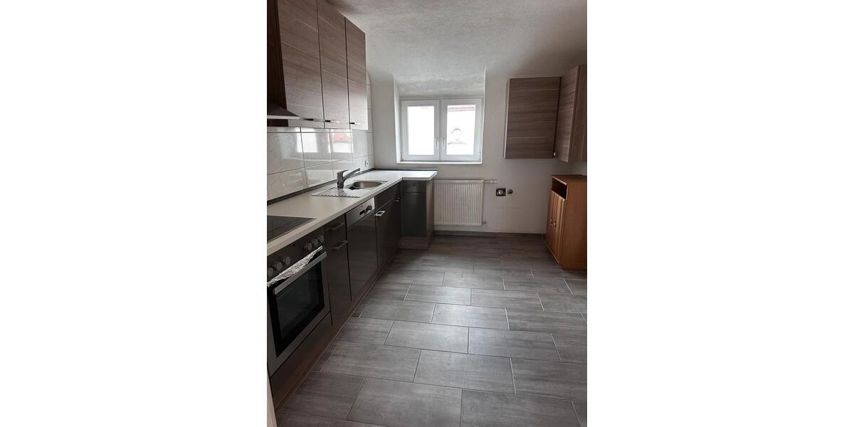 Dachgeschoßwohnung Neunkirchen Heinitz - 3 Zimmer, 90 m&sup2;, 650&euro; | Angebot:26413145