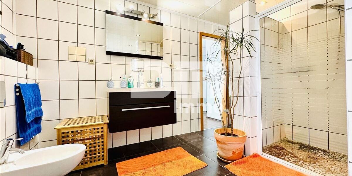 Großzügiges Ein- bis Zweifamilienhaus mit Terrasse und großem Garten - Einfamilienhaus Allendorf (Eder) | Angebot:27298317