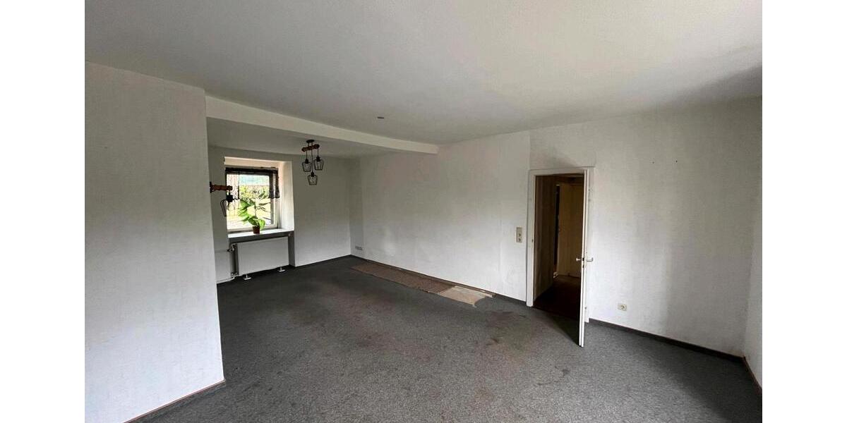 Einfamilienhaus Arnstein - 6 Zimmer, 132 m&sup2;, 65.000&euro; | Angebot:27131238