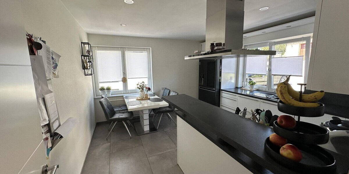 Einfamilienhaus Bergneustadt - 7 Zimmer, 240 m&sup2;, 570.000&euro; | Angebot:26330511