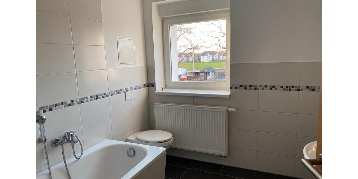 Etagenwohnung Leuna - 3 Zimmer, 65 m&sup2;, 396&euro; | Angebot:25944862