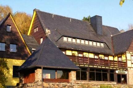 Ehem. Parkhotel mit 19 Zimmern + viele Extras + herrlicher Fernblick; Denkmalschutz 1 zimmer