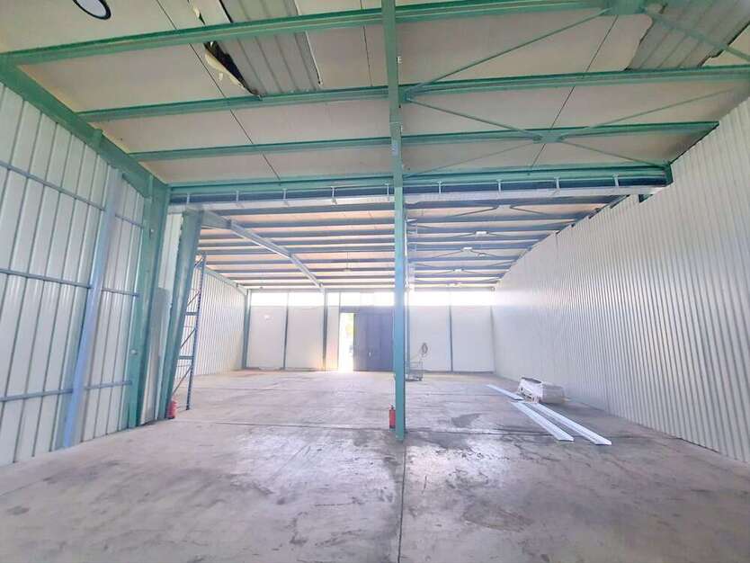 Halle in Bad Schönborn 2.290 € 420 m²