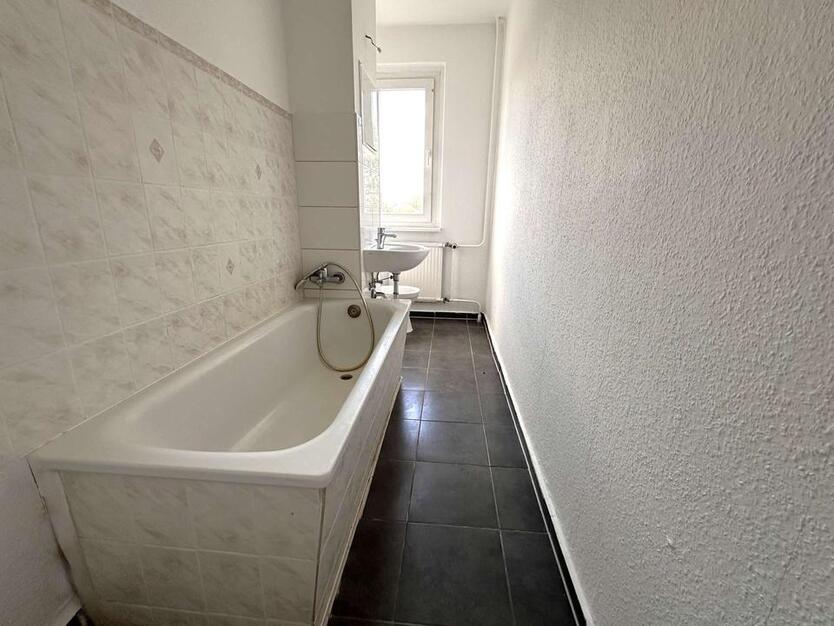 +++Neu saniert mit Tageslichtbad+++