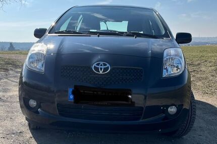 Toyota Yaris 75.000 km 4.300 &euro; Eckental 90542