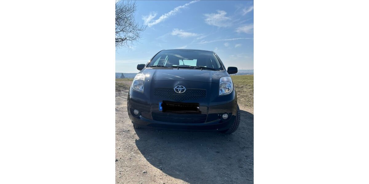 Toyota Yaris 75.000 km 4.300 &euro; Eckental 90542