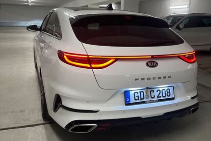 Kia pro ceed / ProCeed 65.000 km 24.790 &euro; Heubach 73540