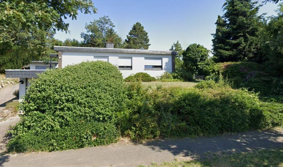 Freistehender Bungalow mit großem Grundstück, provisionsfrei