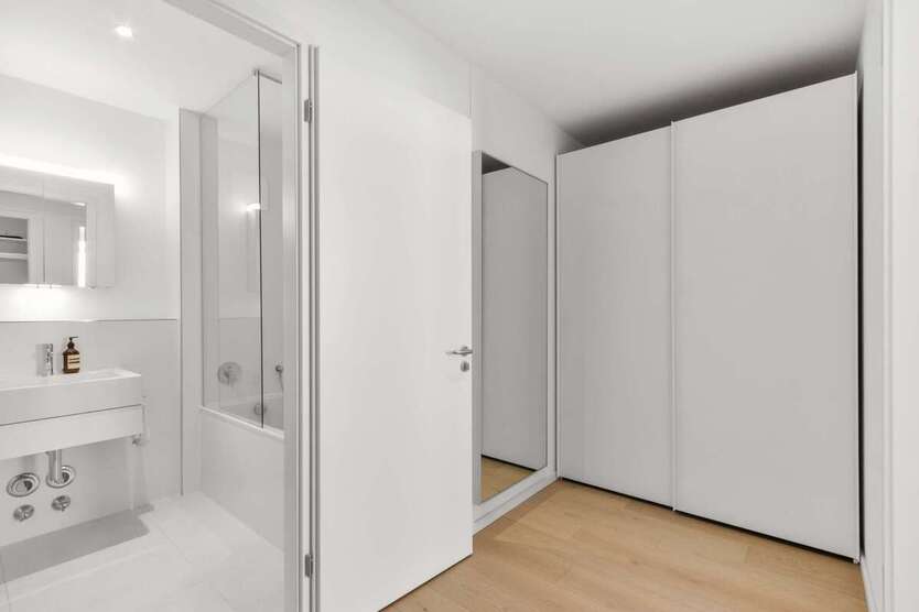 Schmuckstück aus erster Hand | Lift, Einzel-Stellplatz, tolle Ausstattung... 2 zimmer