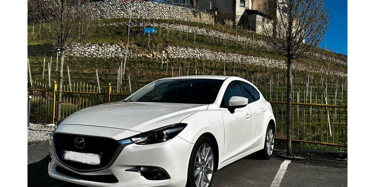 Mazda 3 100.300 km 11.000 &euro; München 80807