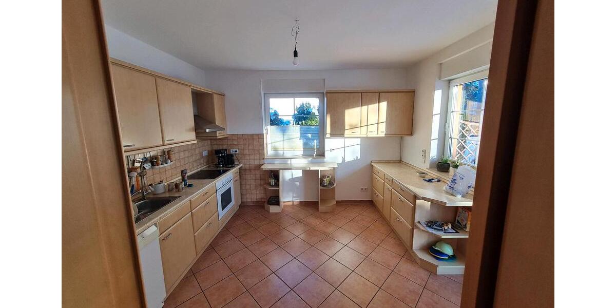 Zwei-Zimmer-Wohnung (Hochparterre) oder ganzes Haus 2 zimmer