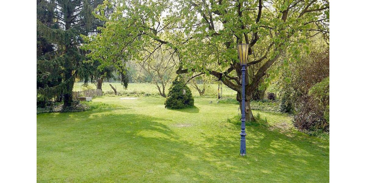 Einfamilienhaus Duisburg Huckingen - 8 Zimmer, 180 m&sup2;, 2.850&euro; | Angebot:26193895