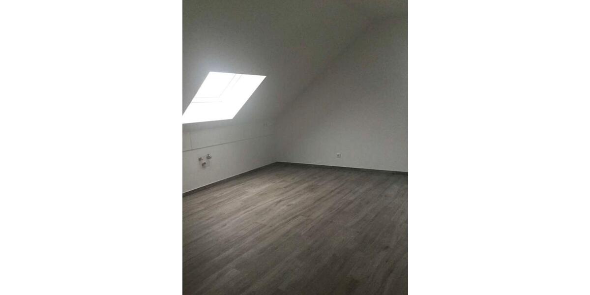 Dachgeschoßwohnung Weiterstadt - 3 Zimmer, 80 m&sup2;, 1.200&euro; | Angebot:26305407