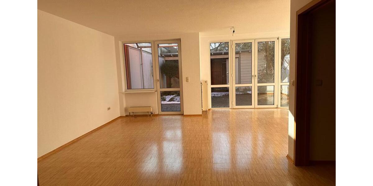 Reihenhaus Bad Neustadt an der Saale - 6 Zimmer, 153 m&sup2;, 1.300&euro; | Angebot:25103066