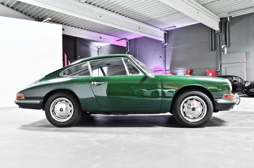 912