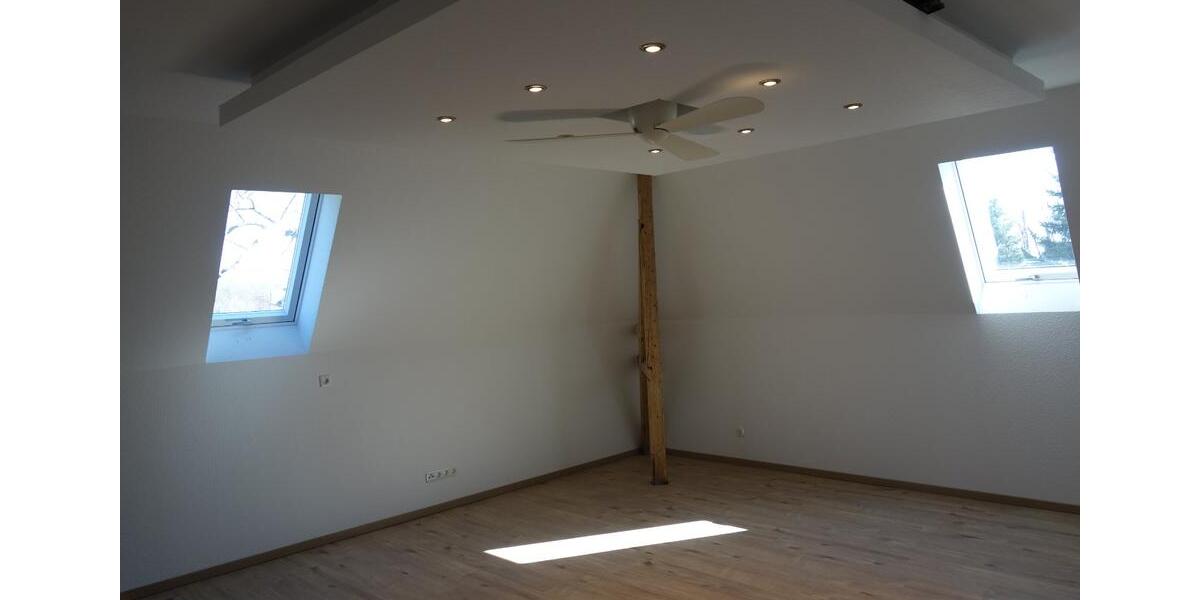 Dachgeschoßwohnung Burgstädt - 4 Zimmer, 130 m&sup2;, 950&euro; | Angebot:26150206