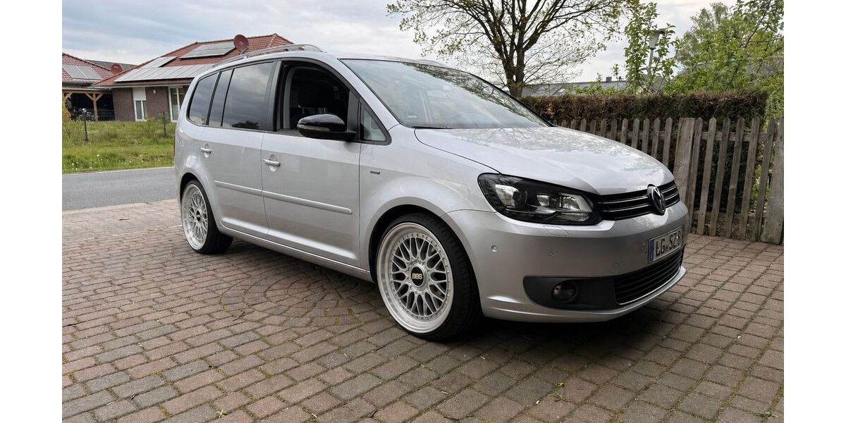 VW Touran 257.780 km 8.600 &euro; Soderstorf 21388