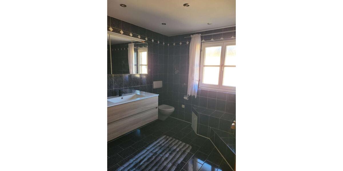 3-Zimmerwohnung im 1.OG mit 2 Balkonen EBK und Kachelofen 3 zimmer