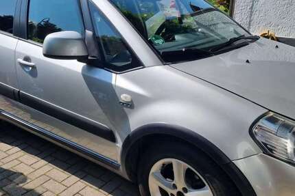 Suzuki SX4 115.000 km 4.200 &euro; Chemnitz 09113