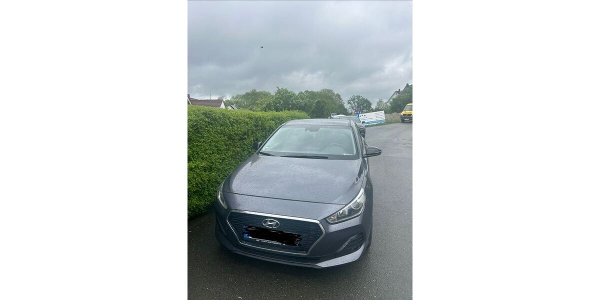 Hyundai i30 89.000 km 15.999 &euro; Himmelkron 95502