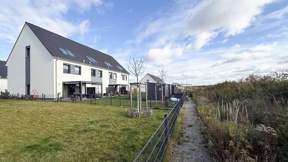 Wohnung zum Mieten in Rüdersdorf 1.527 € 146.34 m² 5 zimmer