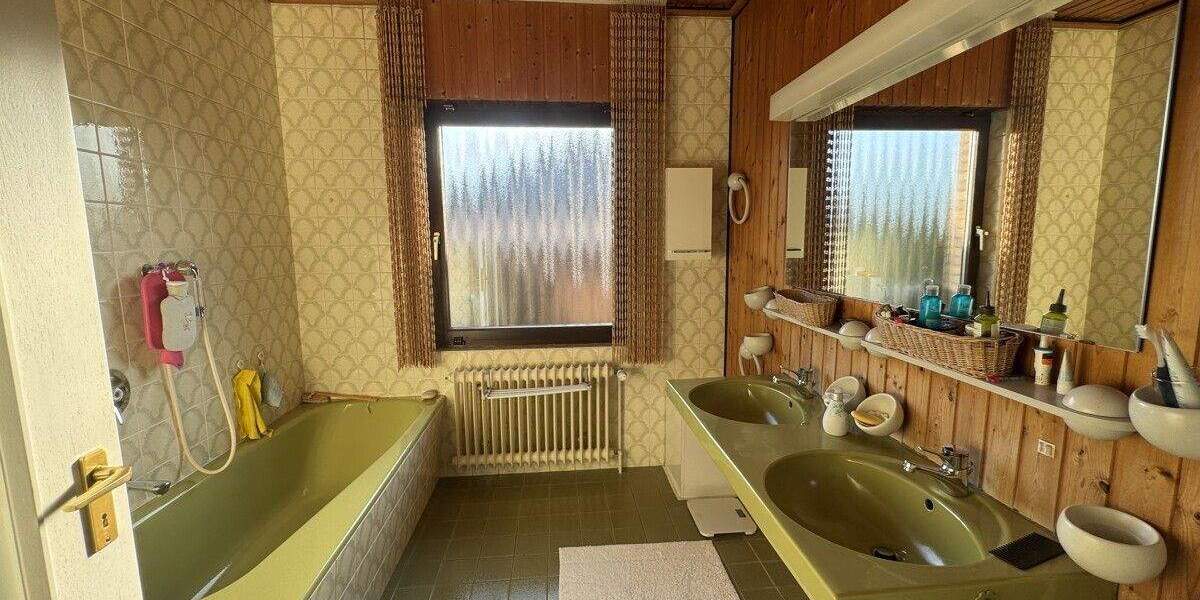 Einfamilienhaus Varel - 9 Zimmer, 185 m&sup2;, 375.000&euro; | Angebot:25399278