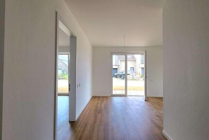 Rollstuhlgerechte Neubauwohnung mit Einbauküche und Terrasse – WBS erforderlich! 2 zimmer