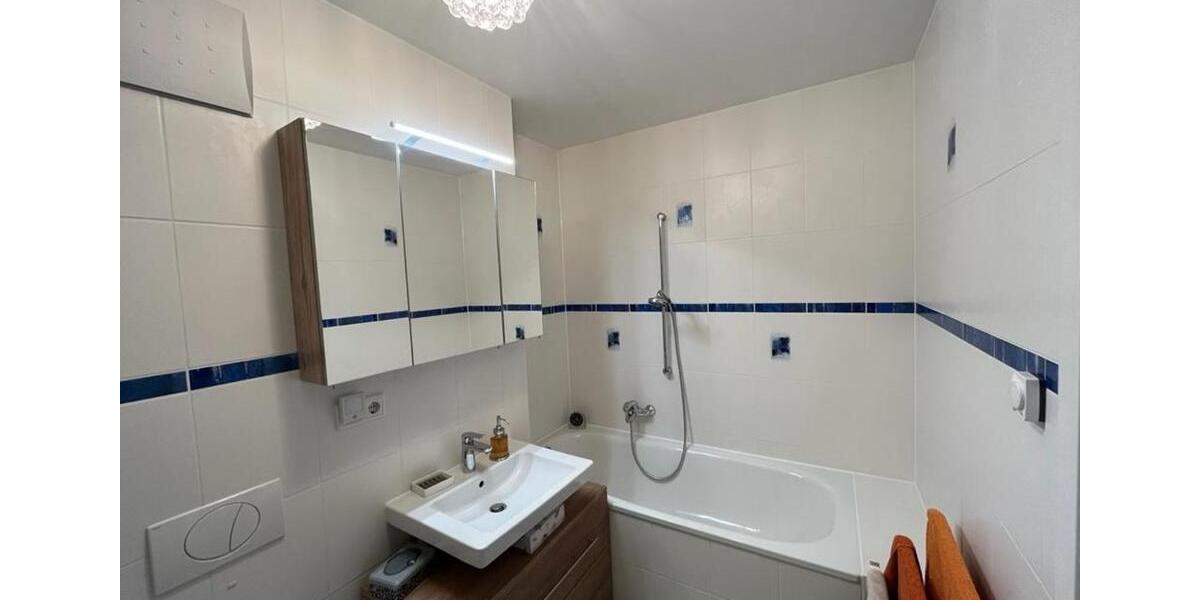 Sonnige 3-Zi-Whg. mit EBK, 2 Balkonen, Wintergarten, von privat 3 zimmer