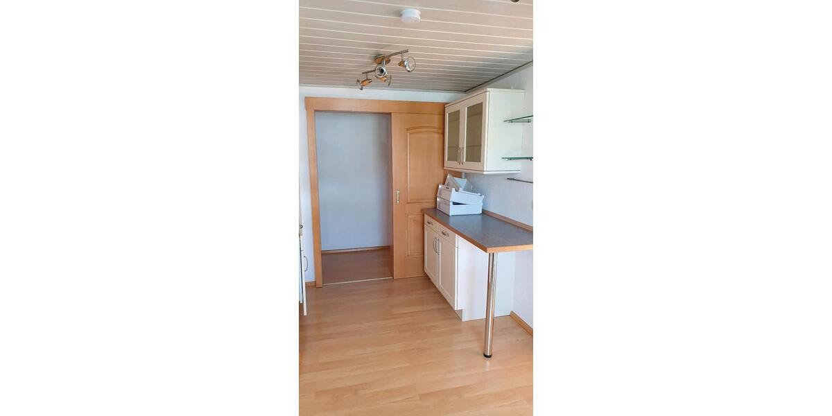 Dachgeschoßwohnung Regensburg Gallingkofen - 4 Zimmer, 130 m&sup2;, 1.200&euro; | Angebot:25022768