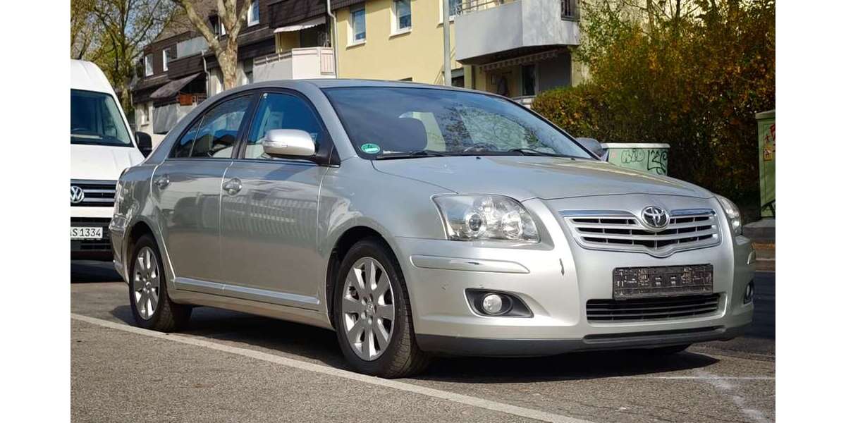 Toyota Avensis 180.000 km 4.300 &euro; Bad Homburg 61350
