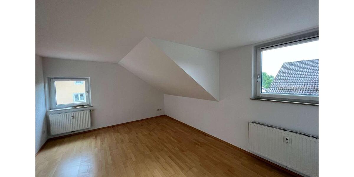 Etagenwohnung Wackersdorf - 2 Zimmer, 75 m&sup2;, 650&euro; | Angebot:26560851