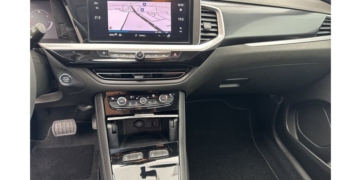 Opel Grandland Ultimate *ACC/Navi/19Zoll Alu/LED/el.Hec 35.065 km 22.890 &euro; Bamberg 96052