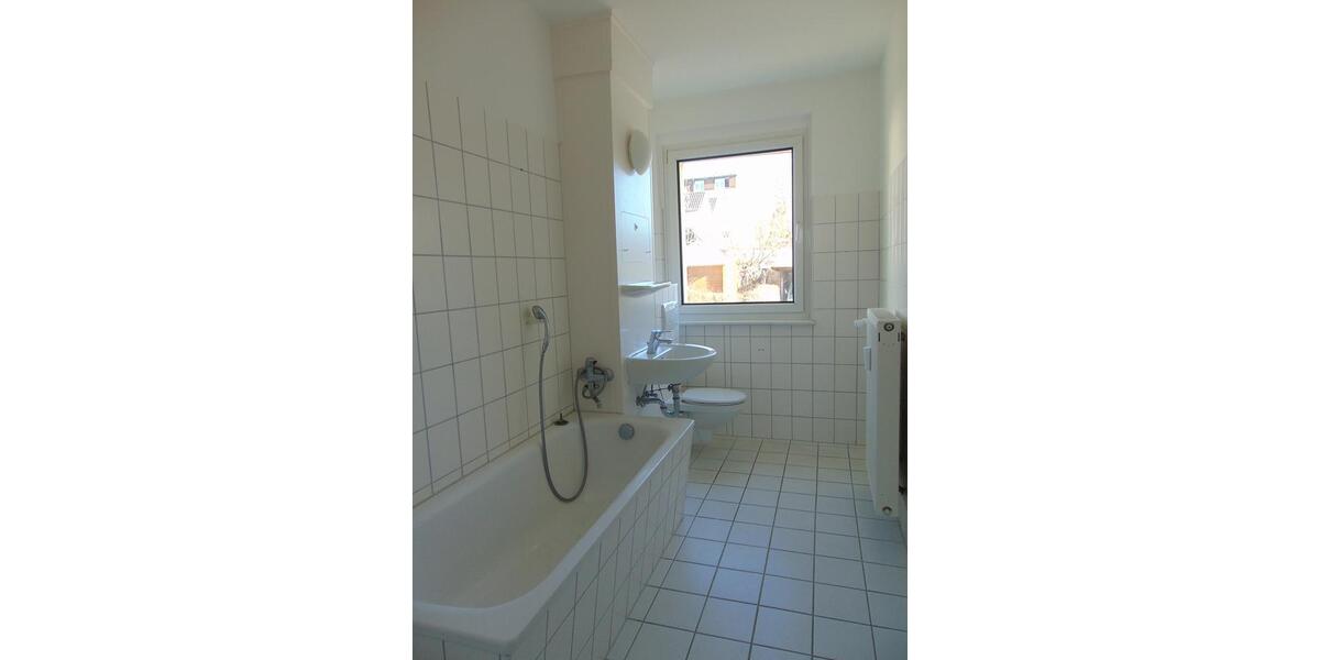 Etagenwohnung Sassnitz - 3 Zimmer, 64 m&sup2;, 385&euro; | Angebot:26351006