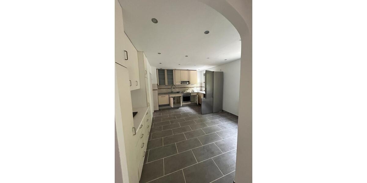 Reihenhaus Mühlacker - 1 Zimmer, 155 m&sup2;, 1.750&euro; | Angebot:26495708