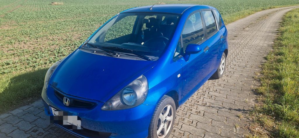 Honda Jazz 93.000 km 2.500 € Hartmannsdorf 08107