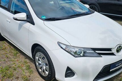 Toyota Auris 86.700 km 9.100 € Neuershausen 79232