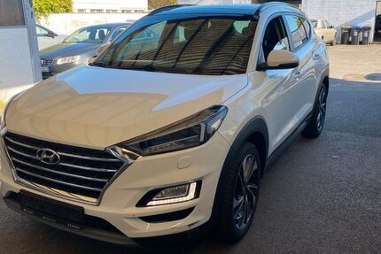 Hyundai TUCSON 49.000 km 17.999 &euro; Monheim 40789