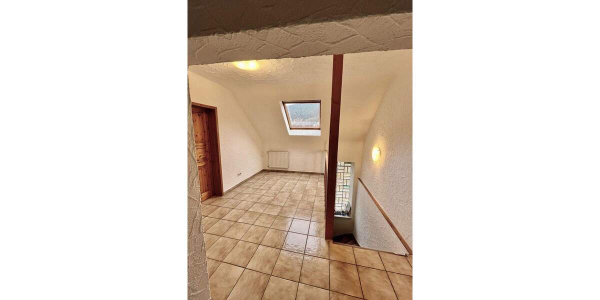 Doppelhaushälfte Bad Dürkheim - 5 Zimmer, 170 m&sup2;, 1.350&euro; | Angebot:25657429