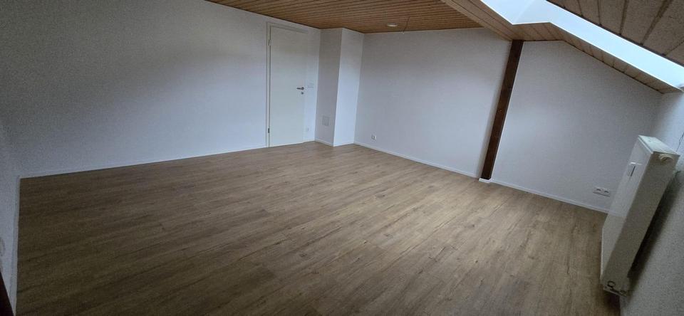 NEU sanierte 3-Raum Wohnung mit neuer Einbauküche im Stadtzentrum von Treuen 3 zimmer