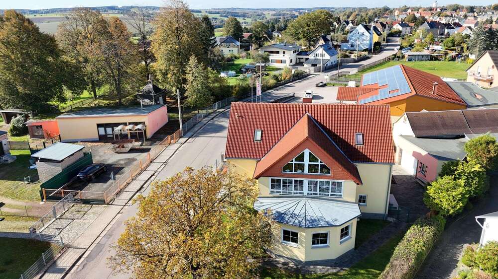 Haus zum Kaufen in Zwickau 499.000 € 291 m² 9 zimmer