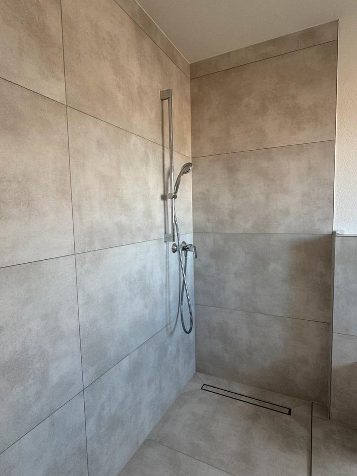 Prov.frei Neubau DHH mit Keller Garage Stellplatz zimmer