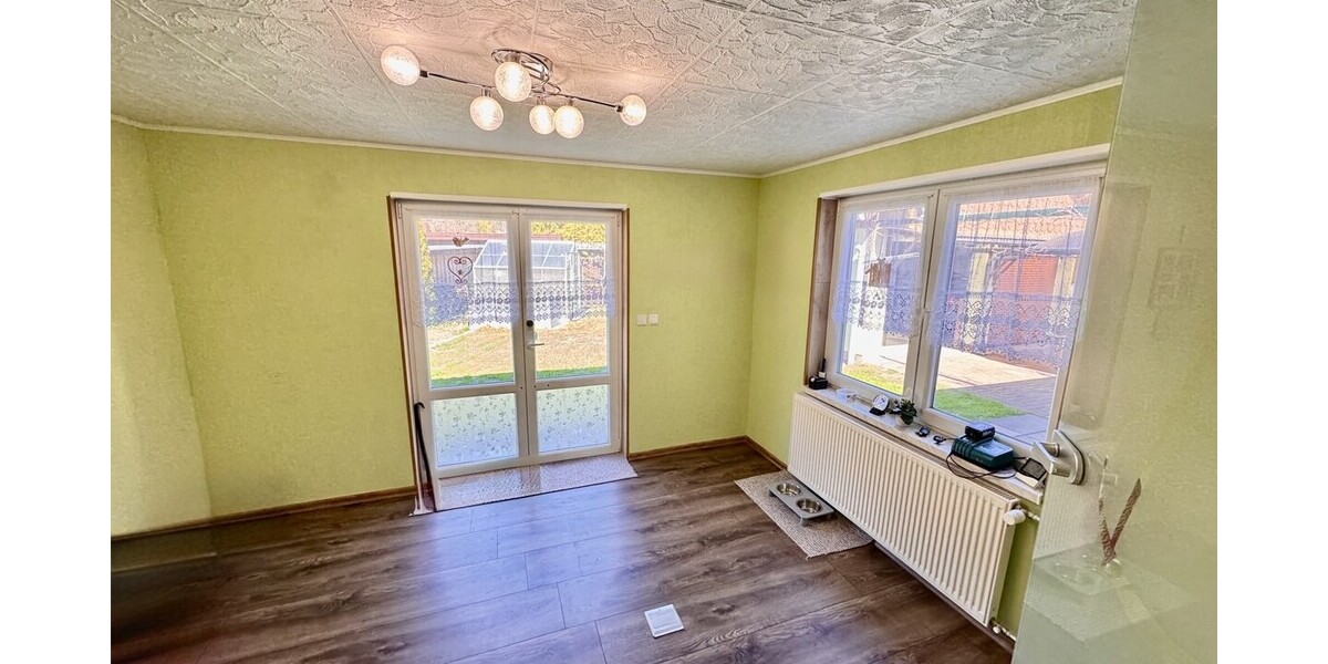 HORN IMMOBILIEN + Einfamilienhaus mit Einbauküche, Doppelgarage und Keller in Krugsdorf bei Pasewalk - Einfamilienhaus Krugsdorf | Angebot:26531984