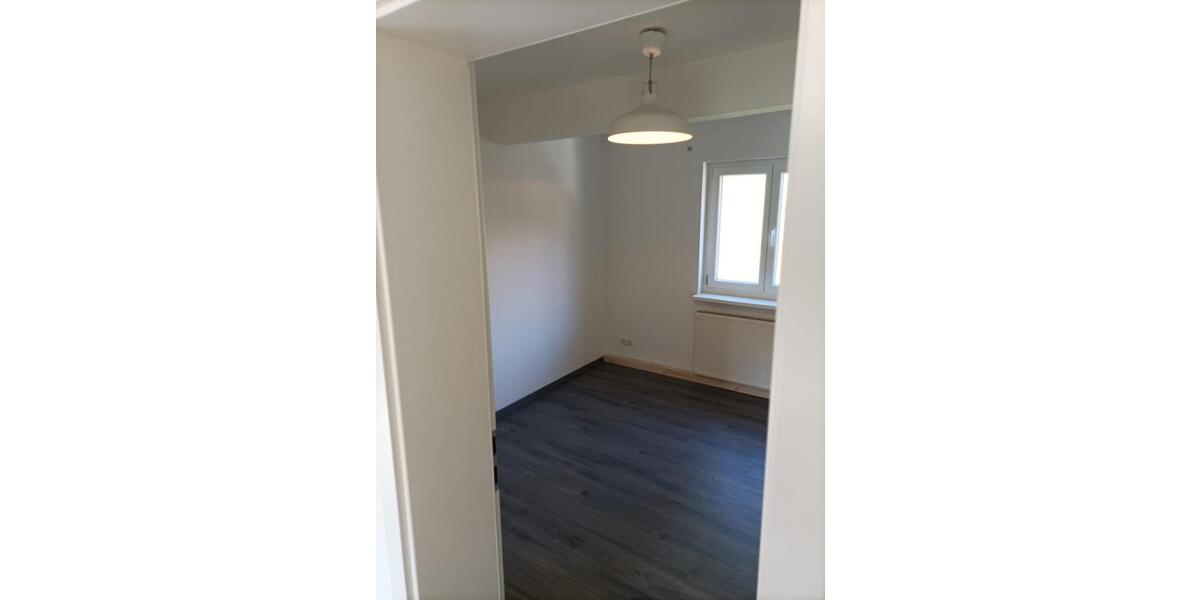 Etagenwohnung Zella-Mehlis Mehlis - 4 Zimmer, 100 m&sup2;, 800&euro; | Angebot:26340938