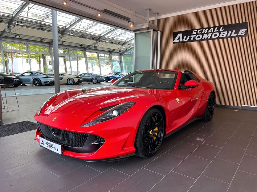 Ferrari 812 4.990 km 499.800 € Gersthofen 86368