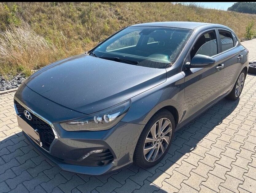 i30