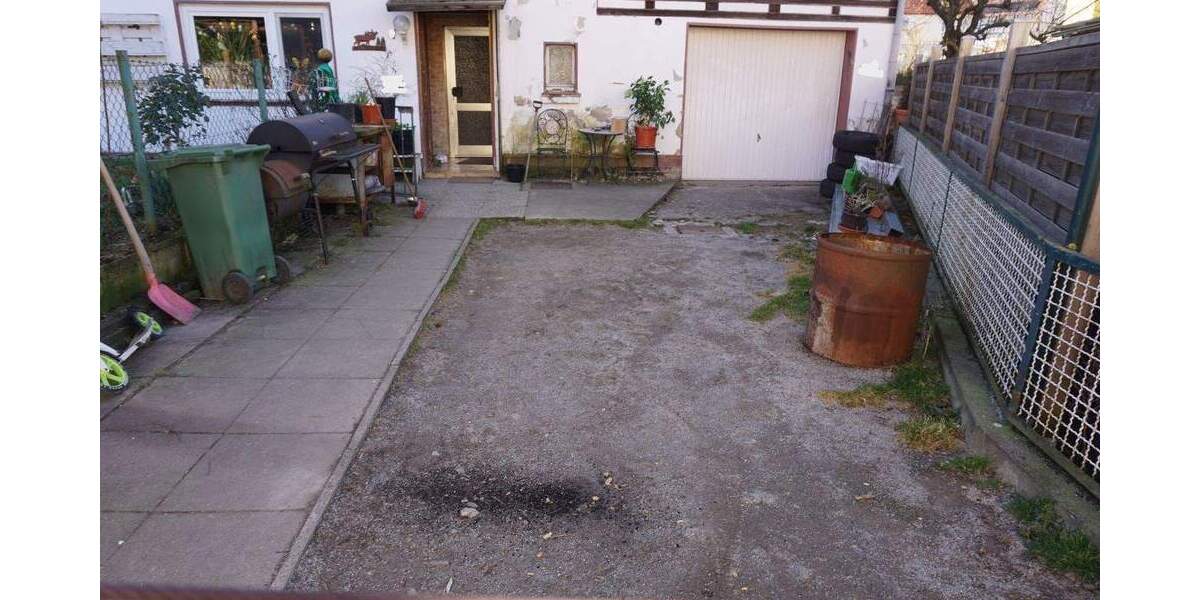 Mehrfamilienhaus, Wohnhaus Bad Arolsen Schmillinghausen - 6 Zimmer, 155 m&sup2;, 125.000&euro; | Angebot:25984351
